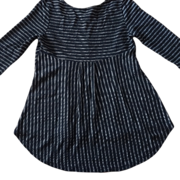 W5- Hi-Lo Knit Blouse - Picture 4 of 6